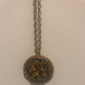 NEW‼️ Long zebra print necklace